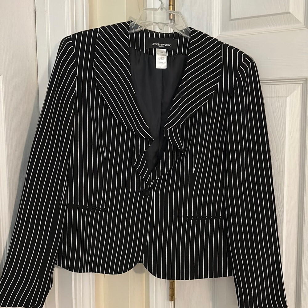 Jones New York Petite silky blazer